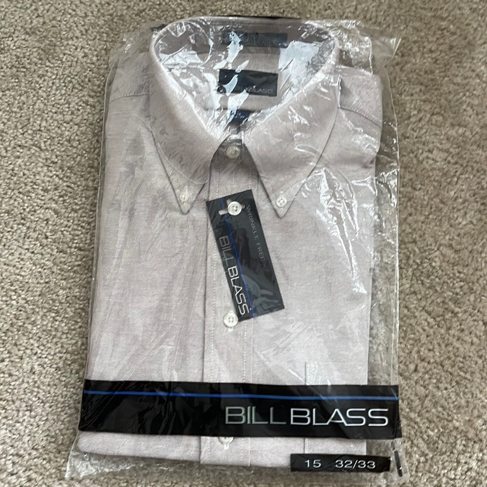 NWT Bill Blass long sleeve button down shirt.